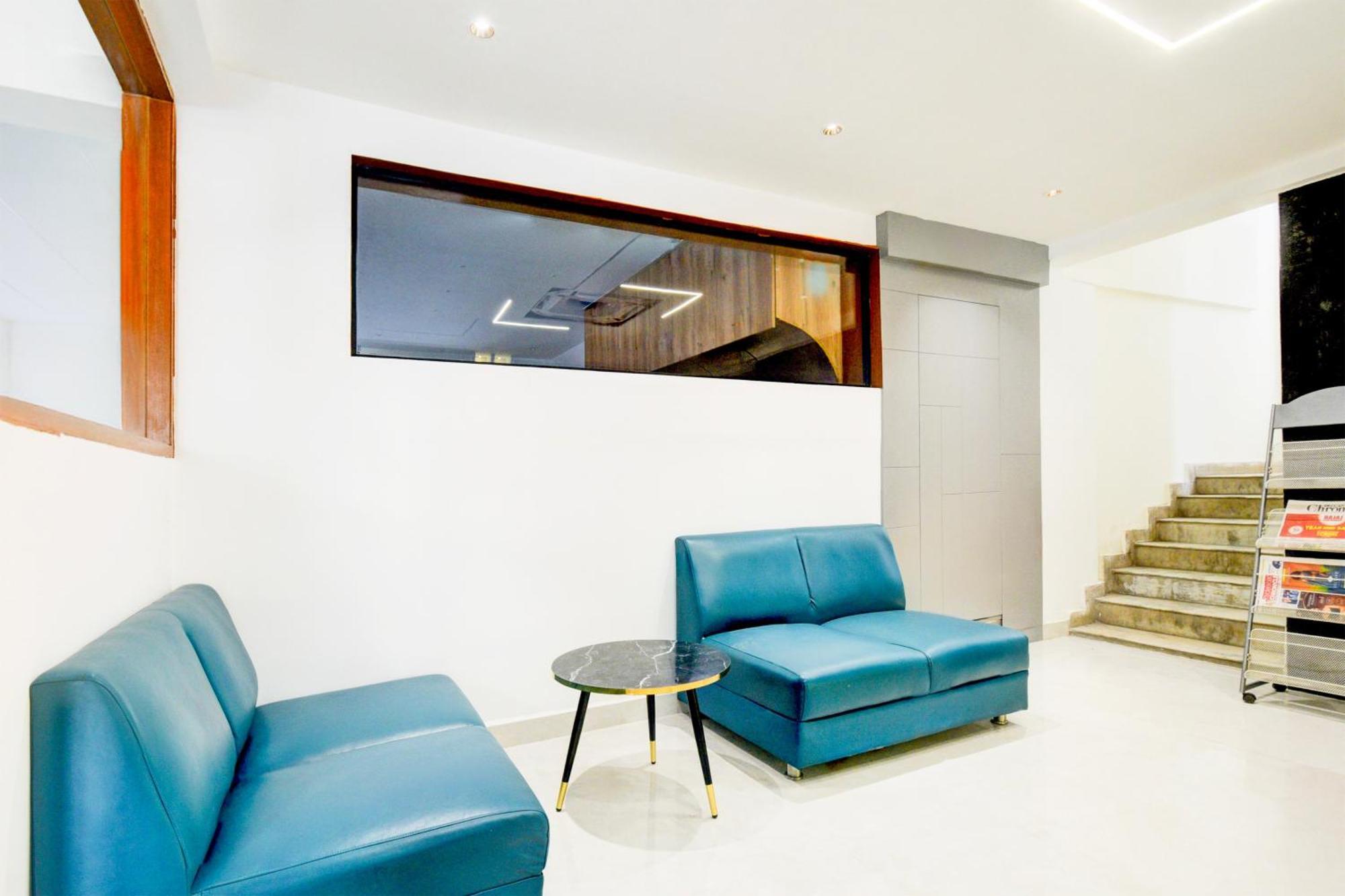 Townhouse Aarav Business Hotel Хайдарабад Экстерьер фото